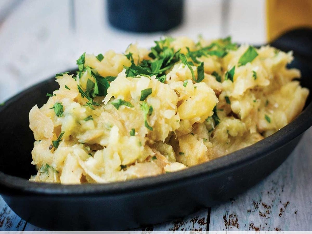 Bakalar na bijelo prepared with cod and olive oil
